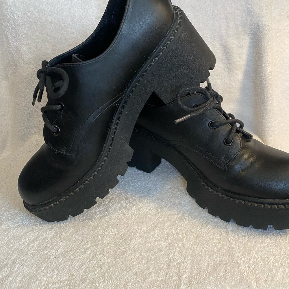 Black Chunky Lace-Up Women's Shoes